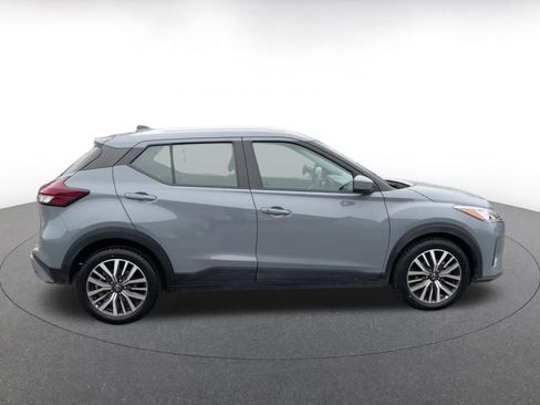 Used 2023 Nissan Kicks SV image 16