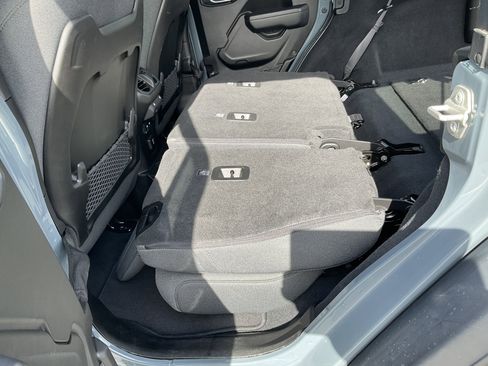 Used 2024 Jeep Wrangler Unlimited Rubicon image 38