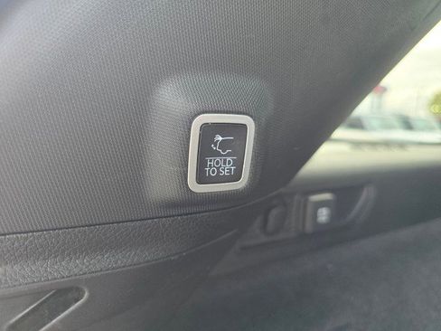 Used 2023 Jeep Grand Cherokee Overland w/ Advanced Protech Group III image 19