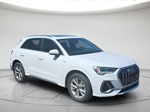 Used 2024 Audi Q3 2.0T Premium AWD/4WD image 1