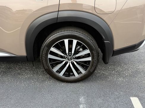 Used 2024 Nissan Pathfinder Platinum w/ Cargo Package image 43