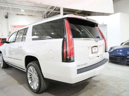 Used 2020 Cadillac Escalade ESV Platinum AWD/4WD image 8