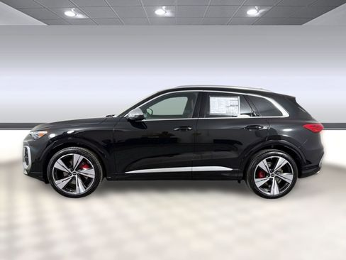 New 2026 Audi SQ5 Premium Plus AWD/4WD image 2