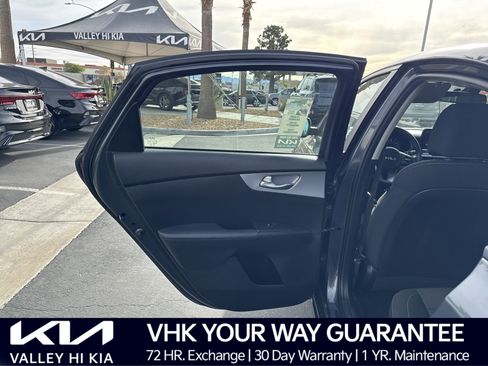 Certified 2023 Kia Forte LXS image 1