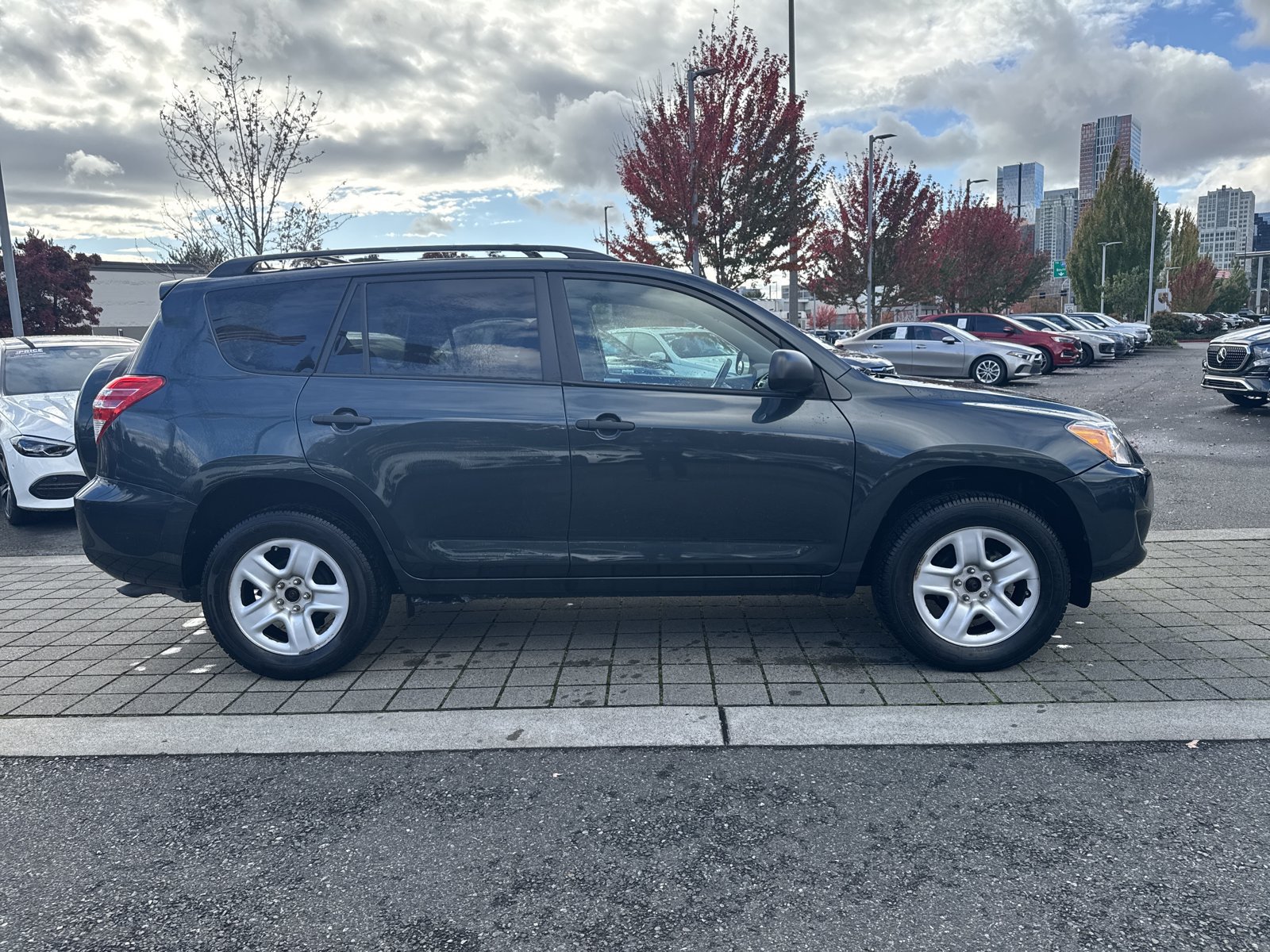Used 2011 Toyota RAV4 4WD w/ Base L4 Extra Value Pkg image 4