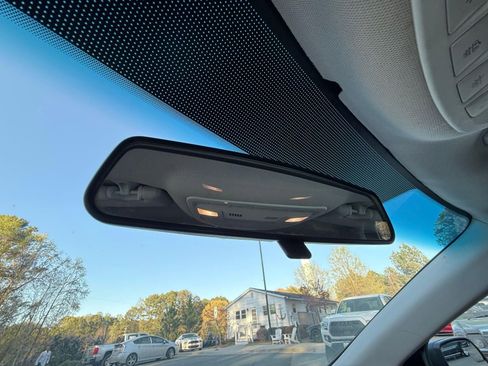 Used 2017 Ford Edge SE image 55