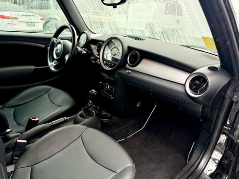Used 2011 MINI Cooper Convertible image 19