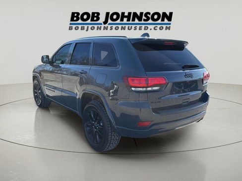 Used 2017 Jeep Grand Cherokee Altitude AWD/4WD image 5