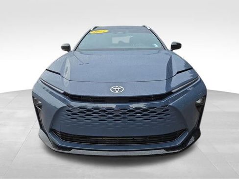 Used 2025 Toyota Crown Signia image 2