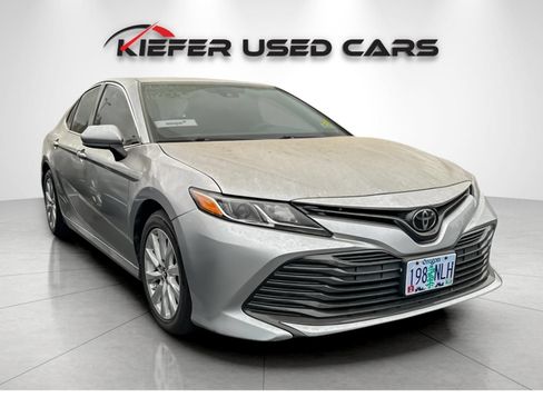 Used 2019 Toyota Camry LE FWD image 28