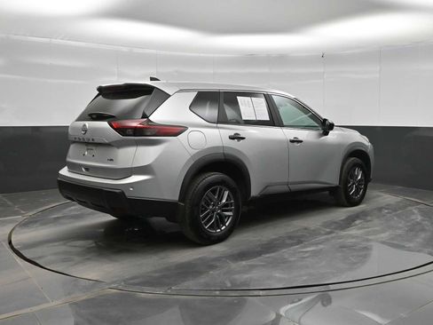 Used 2025 Nissan Rogue S AWD/4WD image 7