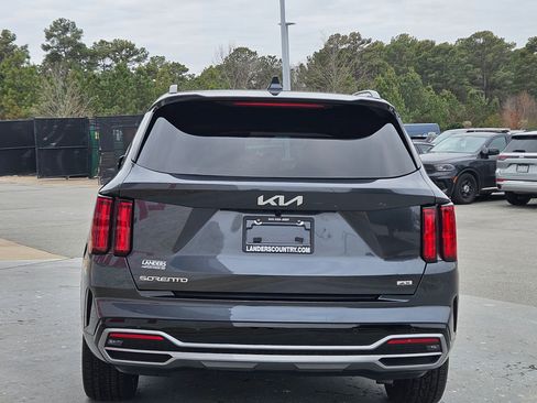 Used 2023 Kia Sorento SX image 6