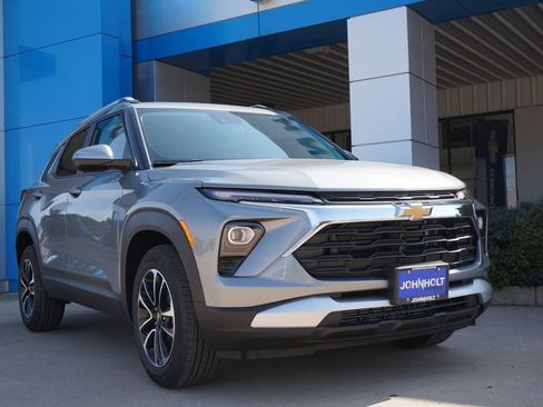 New 2026 Chevrolet TrailBlazer LT w/ Driver Confidence Package image 2