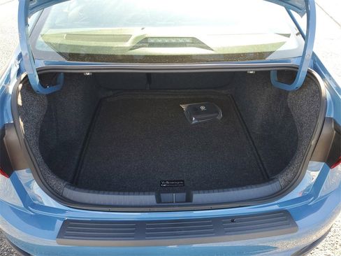 Used 2025 Volkswagen Jetta SE image 30