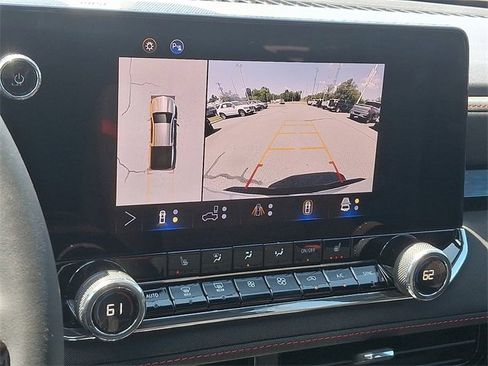 Used 2025 Chevrolet Colorado Z71 w/ Technology Package image 17