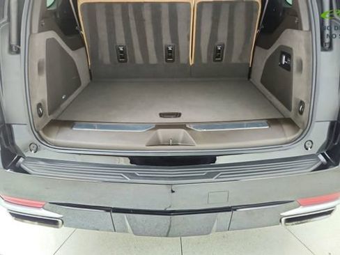 Used 2023 Cadillac Escalade ESV Premium Luxury AWD/4WD image 14
