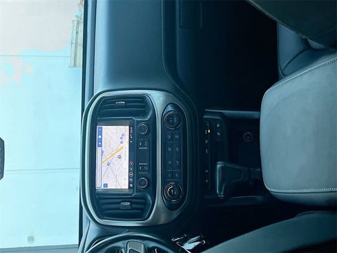 Used 2021 GMC Canyon Denali image 22