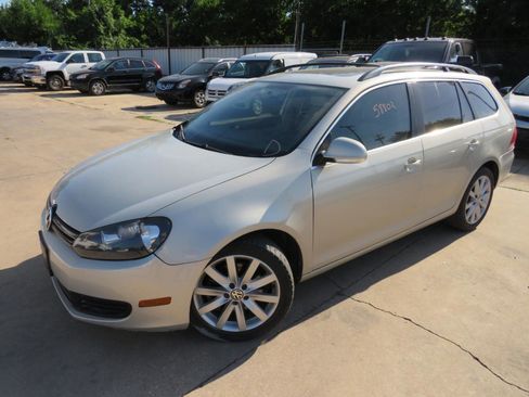 Used 2011 Volkswagen Jetta TDI FWD image 1