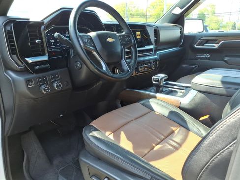 Certified 2023 Chevrolet Silverado 1500 High Country w/ High Country Premium Package AWD/4WD image 12