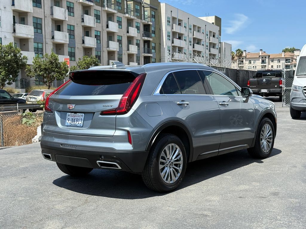 Used 2024 Cadillac XT4 Premium Luxury FWD image 7