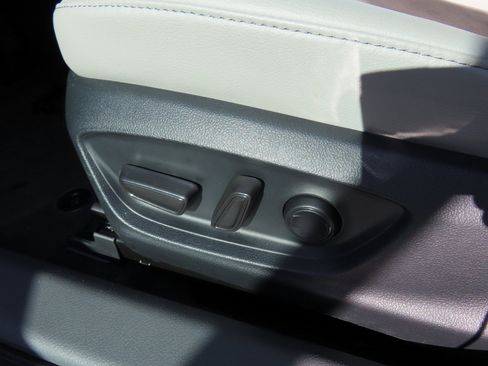 Used 2024 Toyota Camry XSE w/ Navigation Package image 32