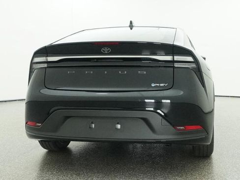 New 2026 Toyota Prius Plug-In Hybrid FWD image 17