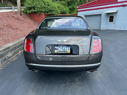 Used 2011 Bentley Mulsanne RWD image 4