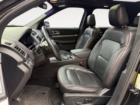 Used 2019 Ford Explorer Sport w/ Ford Safe & Smart Package AWD/4WD image 11