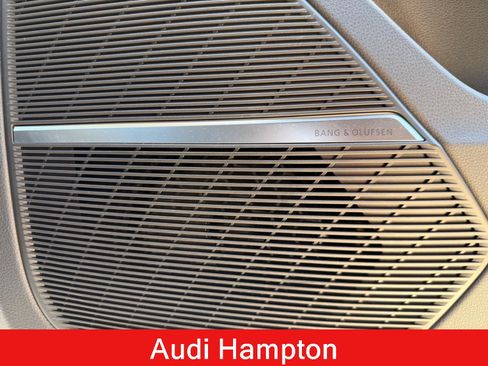 Used 2023 Audi Q7 3.0T Premium Plus w/ Premium Plus Package AWD/4WD image 23