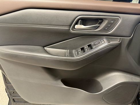 Used 2021 Nissan Rogue SL w/ Premium Package FWD image 13
