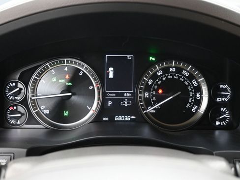 Used 2019 Lexus LX 570 4WD image 22