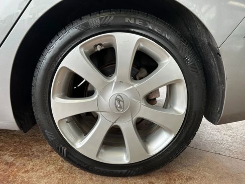 Used 2013 Hyundai Elantra Limited image 25