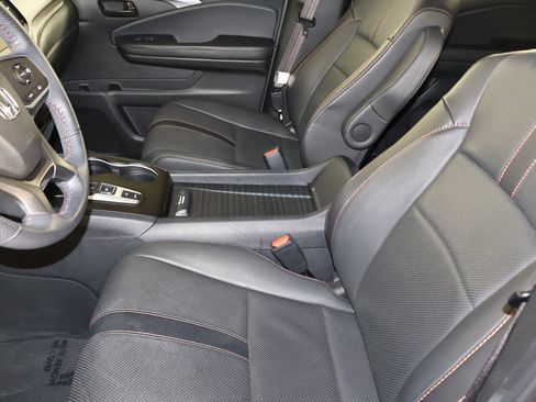 Certified 2022 Honda Passport TrailSport image 40