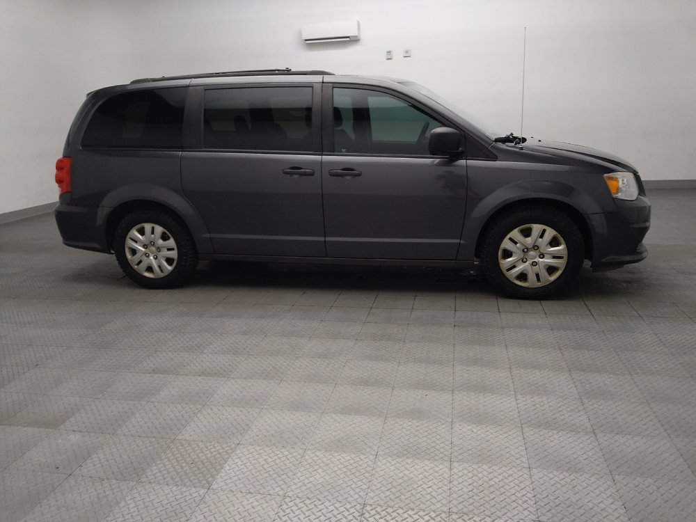 Used 2019 Dodge Grand Caravan SE w/ UConnect Hands-Free Group FWD image 11