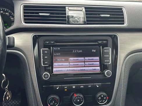 Used 2014 Volkswagen Passat TDI SE image 37