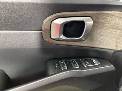 Used 2022 Kia Sorento EX w/ Panoramic Sunroof Package image 18