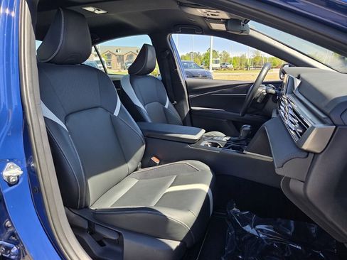 Used 2025 Toyota Camry SE image 15