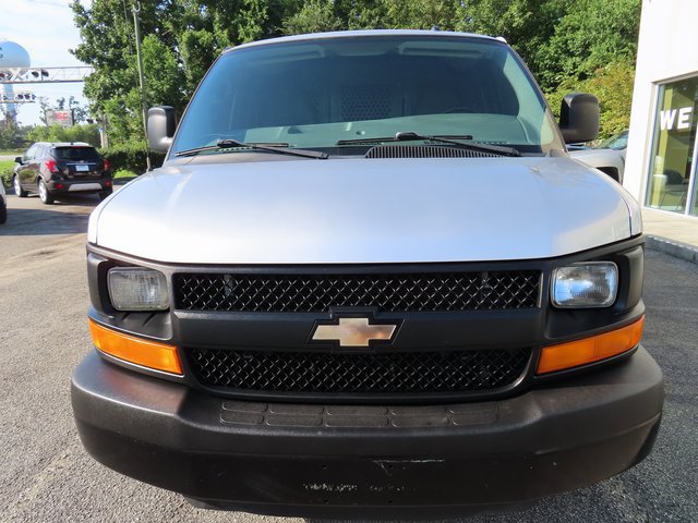 Used 2015 Chevrolet Express 2500 RWD image 9