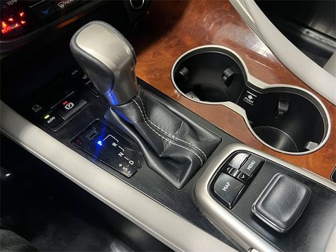 Used 2018 Lexus RX 450hL Premium image 21