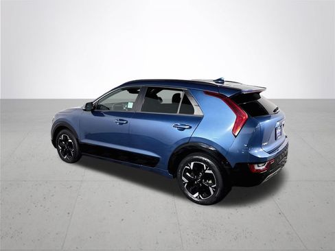 Certified 2023 Kia Niro Wave FWD image 9
