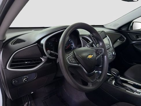 Used 2024 Chevrolet Malibu LT image 9
