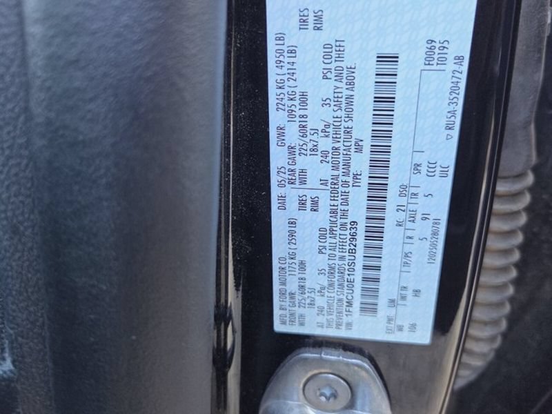 Used 2025 Ford Escape SE FWD image 8