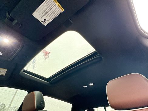 Used 2024 GMC Sierra 2500 Denali Ultimate image 11