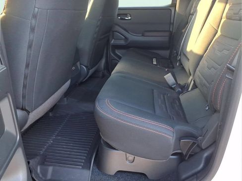 Used 2024 Nissan Frontier PRO-4X w/ Technology Package AWD/4WD image 16