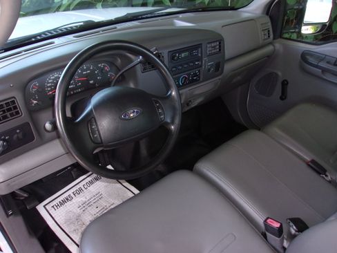 Used 2004 Ford F250 2WD SuperCab Super Duty image 16
