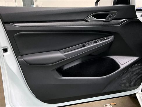 New 2026 Volkswagen Golf image 14