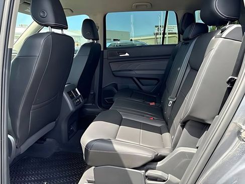 Used 2023 Volkswagen Atlas SE w/ Black Wheel Package AWD/4WD image 13