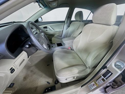 Used 2009 Toyota Camry LE FWD image 24