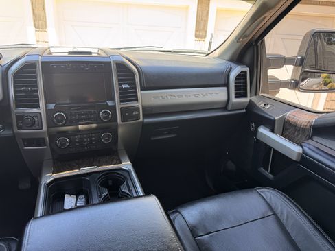 Used 2019 Ford F250 Lariat w/ Lariat Ultimate Package AWD/4WD image 18