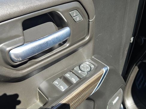 Used 2021 Chevrolet Silverado 1500 LT Trail Boss w/ Convenience Package II image 11